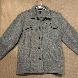 Men’s grey Patagonia sweater/jacket. Worn a few times. Like new condition.